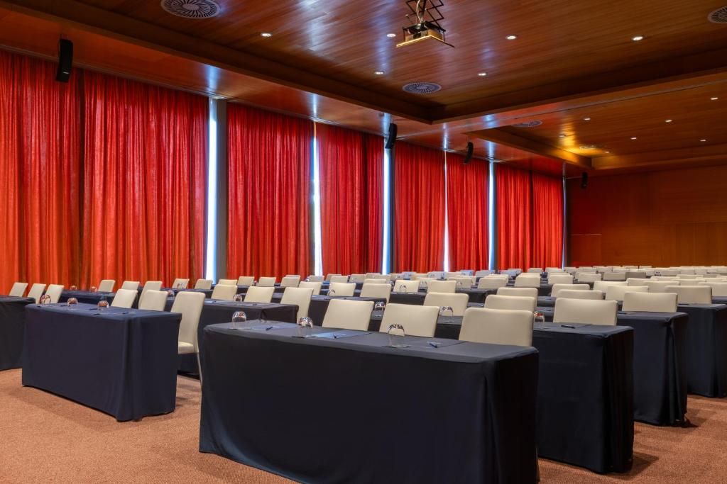 Salle de Conférence Diagonal Zero